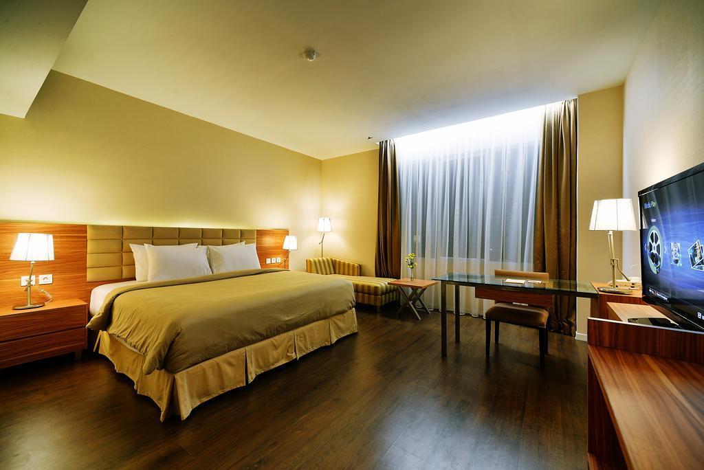 Hotel Dafam Pekanbaru Exterior foto